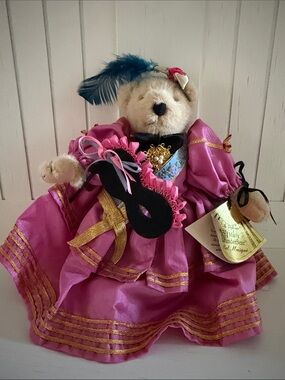Vintage with tags Muffy Vanderbear "Bal Masque" Bear from North American Bear Co